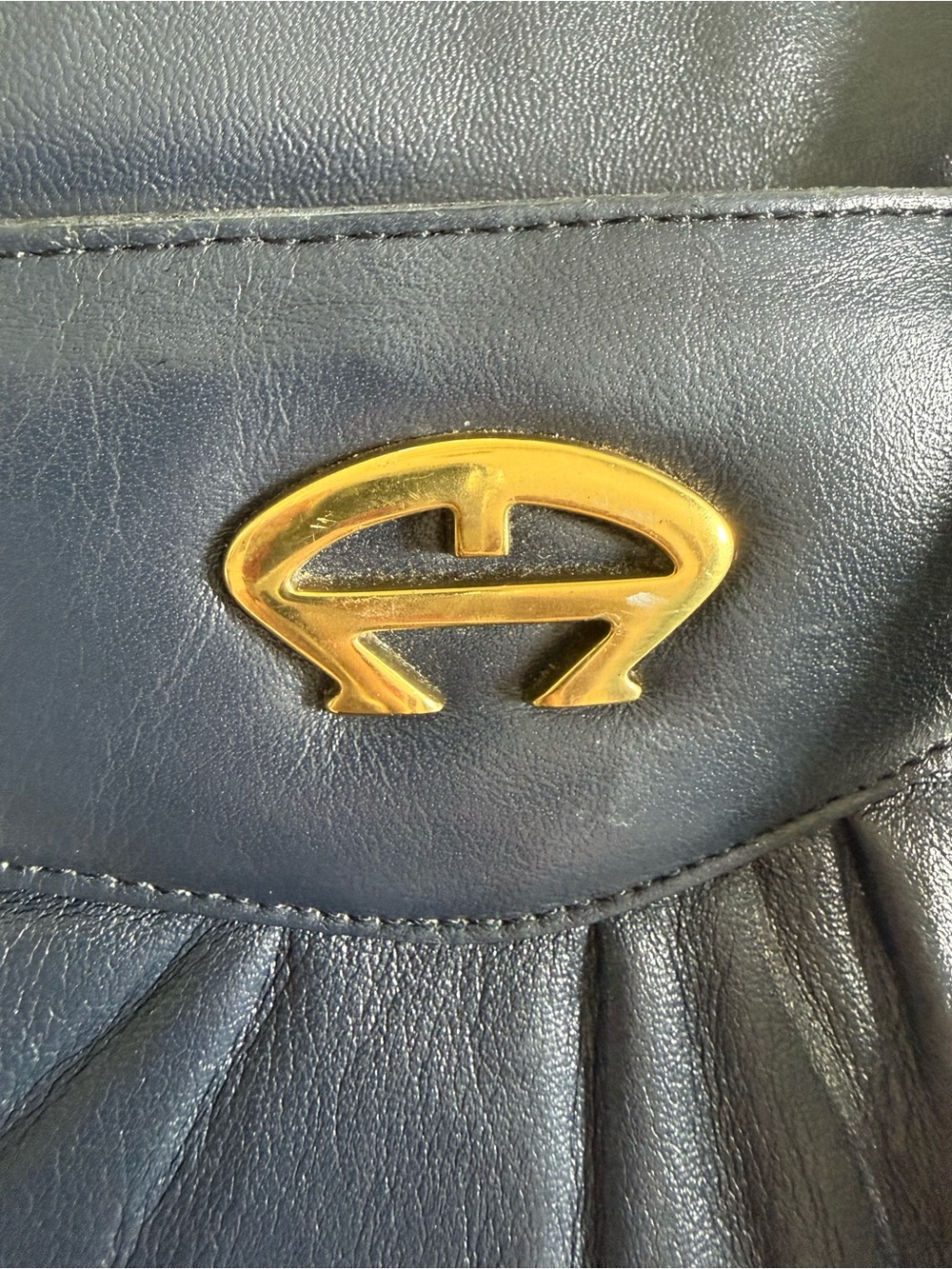 Etienne Aigner Navy Leather Crossbody with Gold Logo - Picture 3 of 8